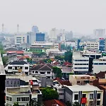 AWAN Grand Asia Afrika Apartment